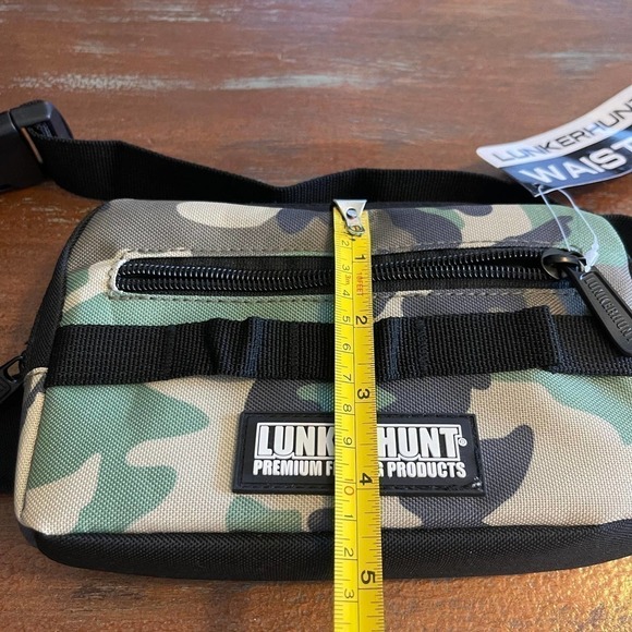 NWT Lunkerhunt LTS Fishing Waist Bag w/ Tackle Box - Picture 11 of 12